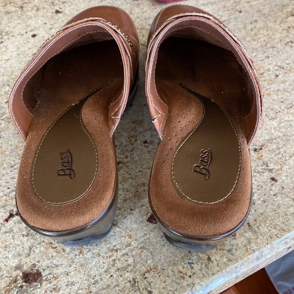 Bass Clogs - Picture 2 of 5